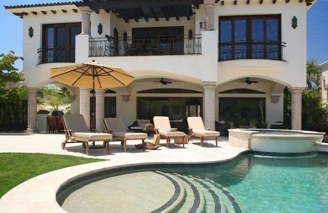 Cabo del Sol Vista Azul Tucked inside the coveted gates of Cabo del Sol, Casa Carrera blends casual luxury with timeless coastal elegance. From the moment you arrive, the home welcomes you with warm architectural details and an easygoing indoor-outdoor flow that defines life in Los Cabos. The open-concept great room spills effortlessly onto a private poolside terrace designed for both sun-drenched lounging and shaded al fresco dining. Entertain at the built-in bar, gather around for cocktails, or host intimate dinners indoors or out—this space flexes with your lifestyle.The gourmet kitchen is equally versatile, perfect for casual family meals or closed off for catered affairs. Cabo del Sol is redefining resort living with championship golf, gourmet dining, scenic trails, and the soon-to-open Soho House Beach Club and Commercial Center, investment in Casa Carrera positions you at the heart of Cabo's most desirable coastal corridorjust minutes from downtown and 30 minutes from the airport. – Vista Azul, Cabo Corridor, BS